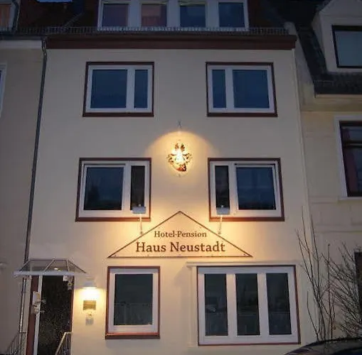 ゲストハウス Hotel-pension Haus Neustadt 2*